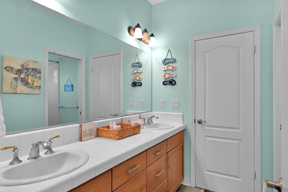 Photo of Bathroom in Roosevelt