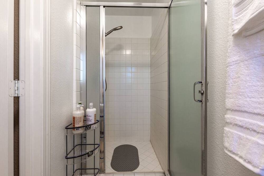 Photo of Bathroom in Oakhurst