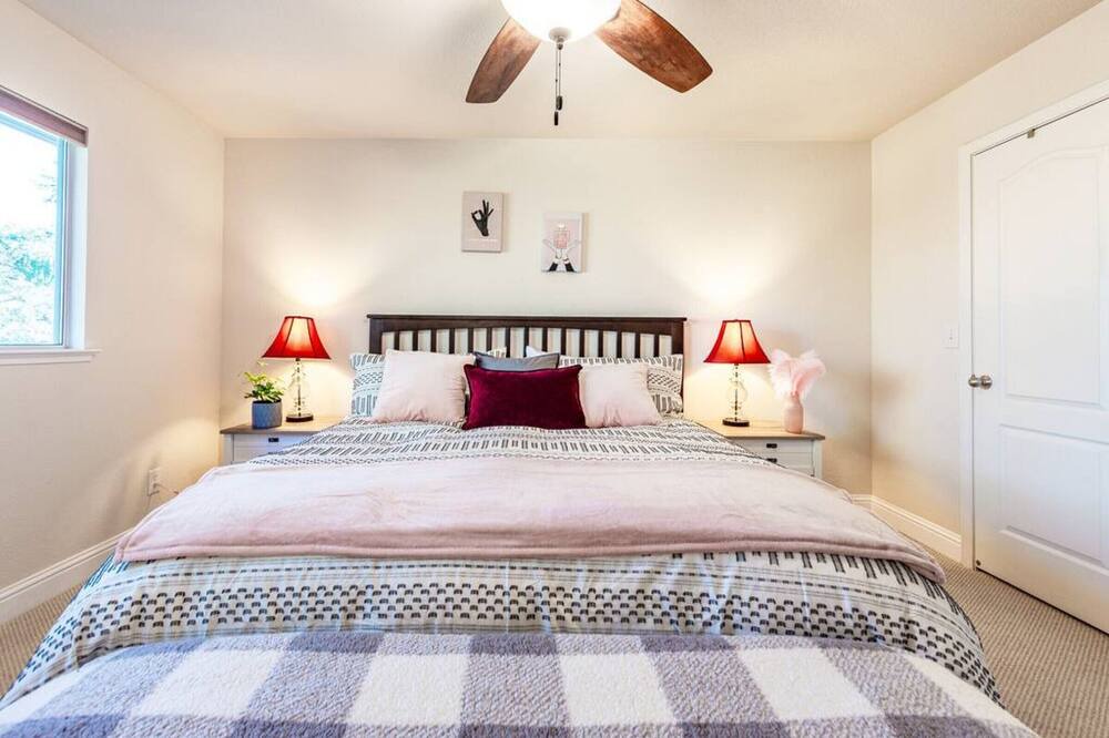 Photo of Bedroom in Oakhurst