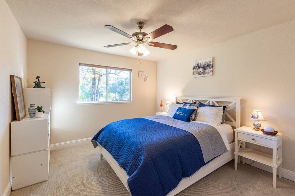 Photo of Bedroom in Oakhurst