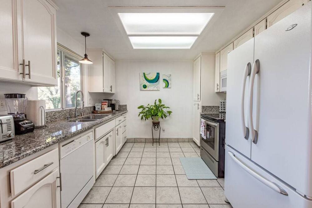 Photo of Kitchen in Oakhurst