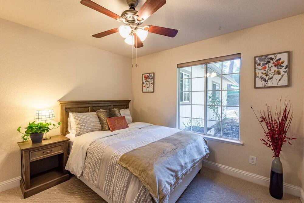 Photo of Bedroom in Oakhurst