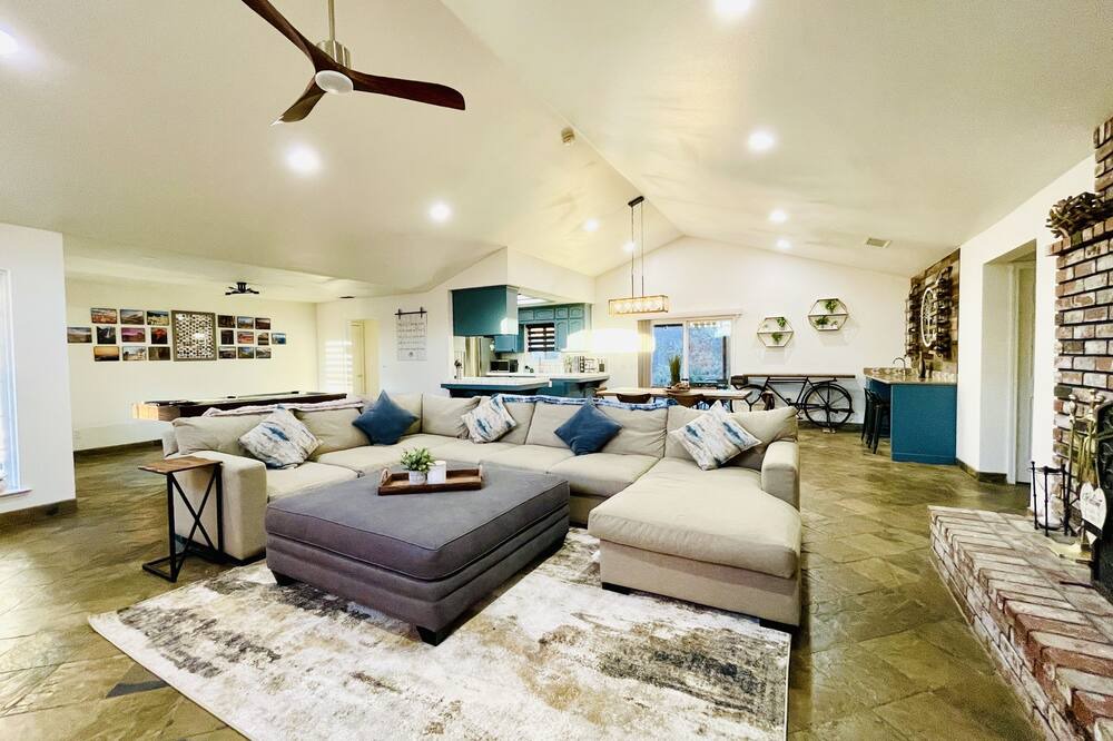 Photo of Livingroom in Oakhurst