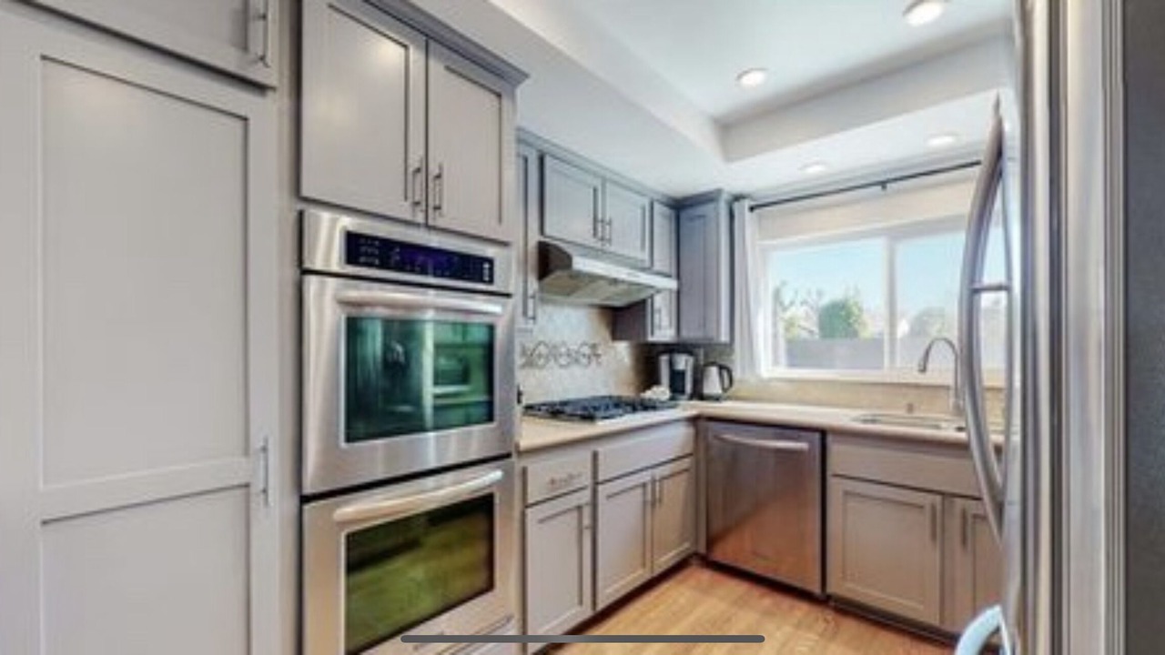 Photo of Kitchen in Canoga Park