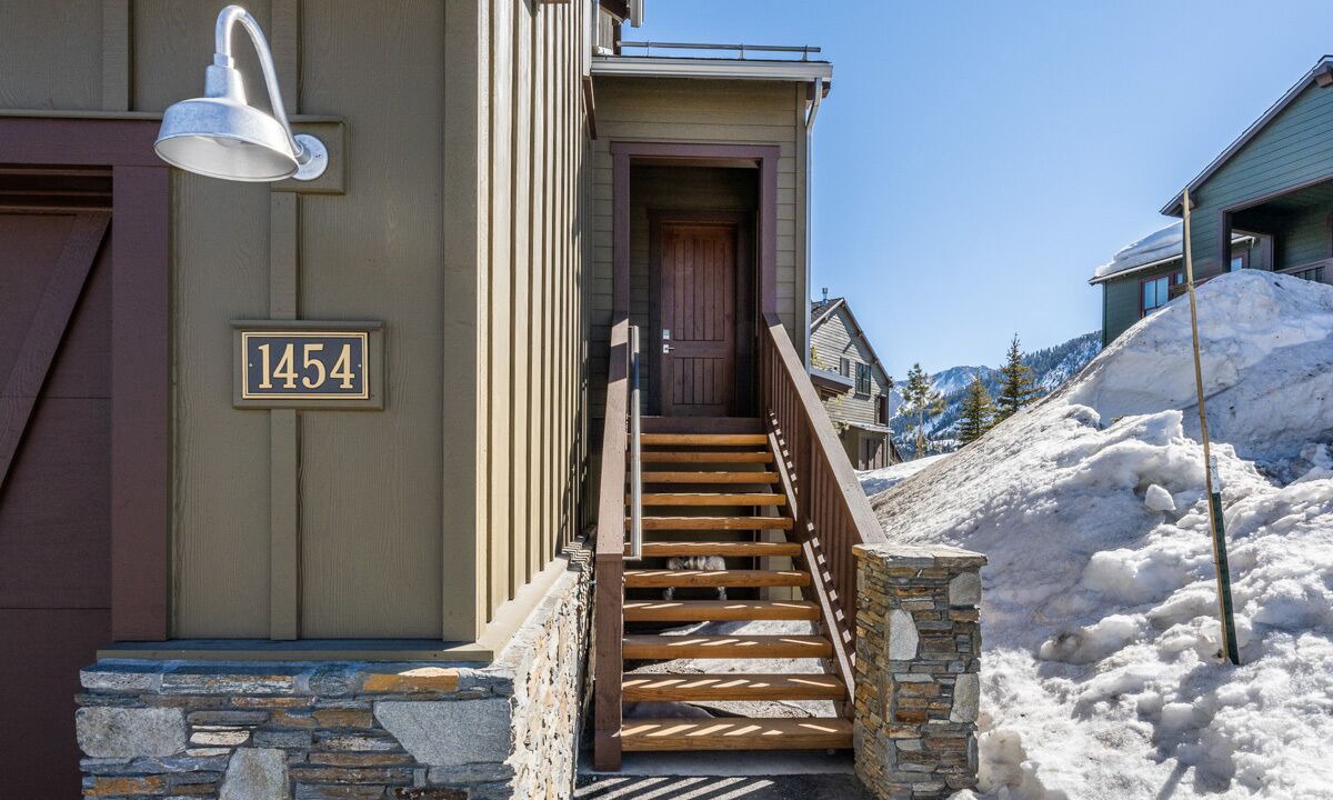 Photo of Outdoor in Mammoth Lakes
