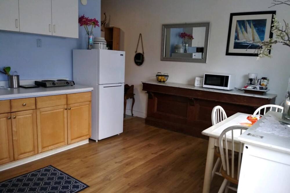 Photo of Kitchen in East Mesa