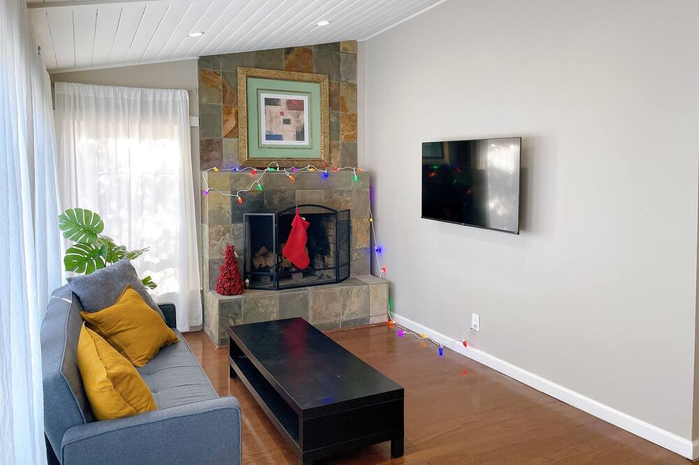 Photo of Livingroom in Rex Manor