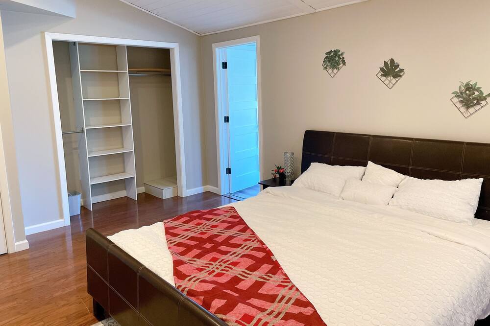 Photo of Bedroom in Rex Manor