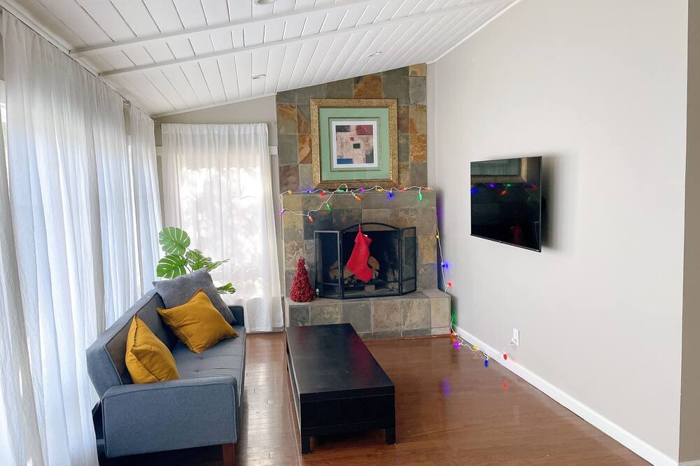 Photo of Livingroom in Rex Manor