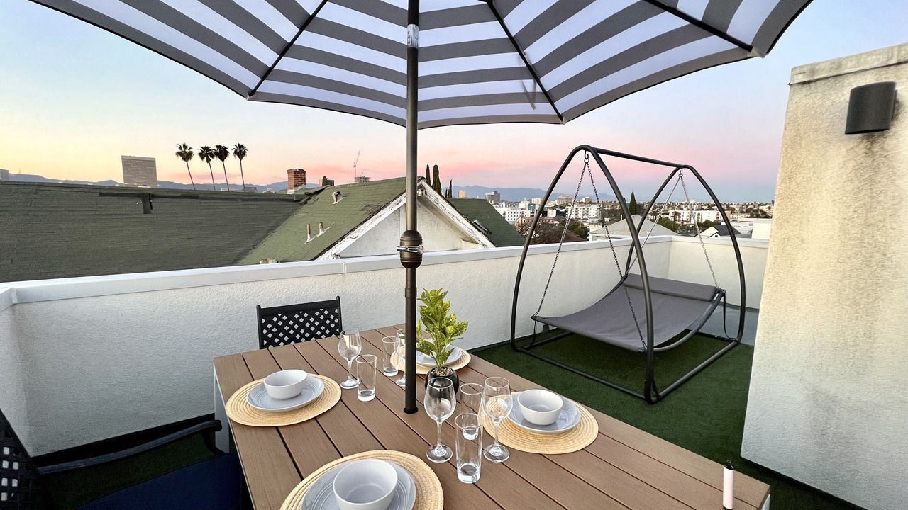 Photo of Outdoor in Pico-Union