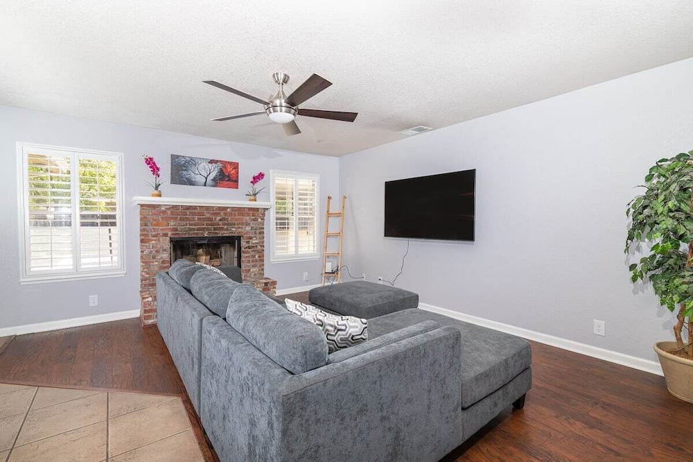 Photo of Livingroom in Elk Grove