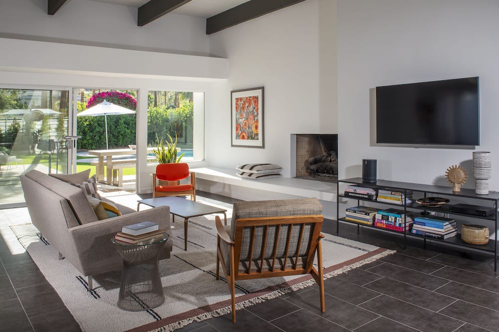 Photo of Livingroom in The Mesa