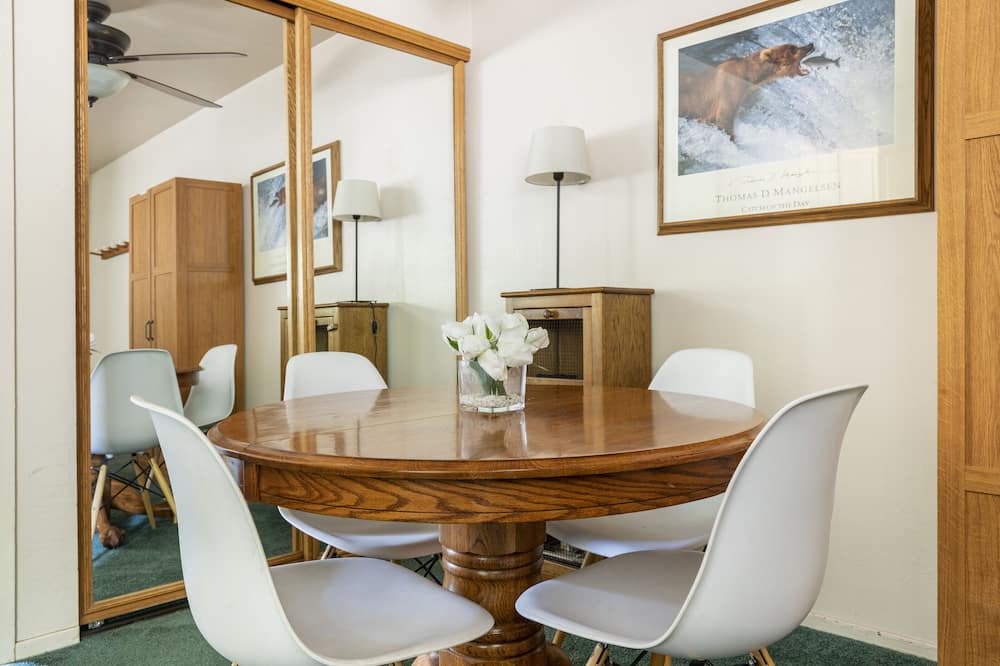 Photo of Kitchen in Mammoth Lakes