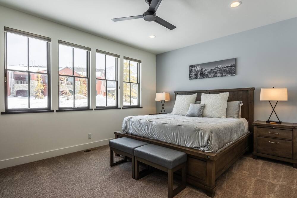 Photo of Bedroom in Mammoth Lakes
