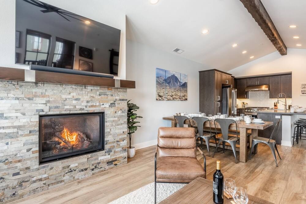 Photo of Livingroom in Mammoth Lakes