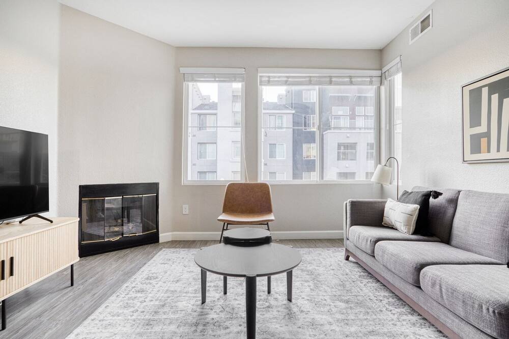 Photo of Livingroom in Emeryville