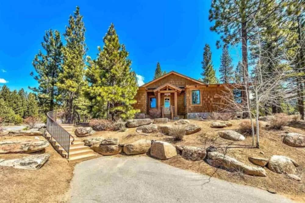Photo of Outdoor in Grizzly Ranch