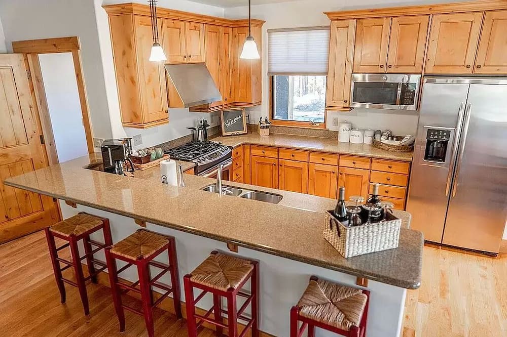 Photo of Kitchen in Grizzly Ranch