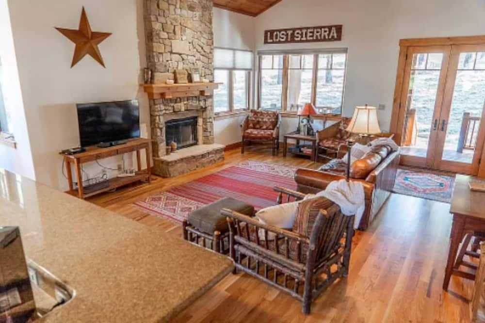 Photo of Livingroom in Grizzly Ranch