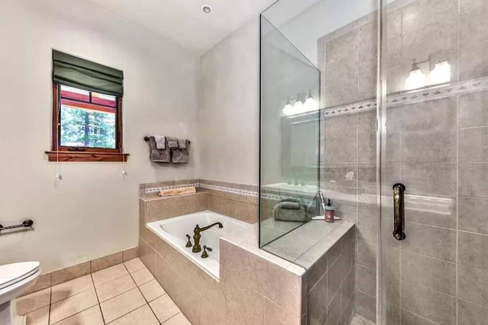 Photo of Bedroom in Grizzly Ranch
