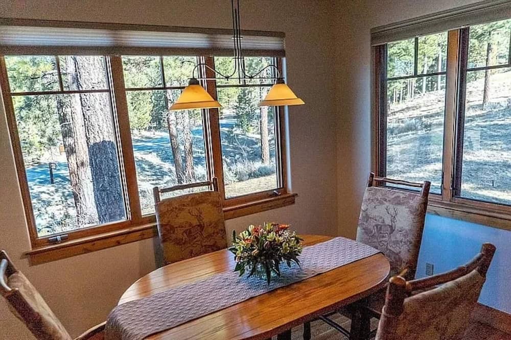 Photo of Kitchen in Grizzly Ranch