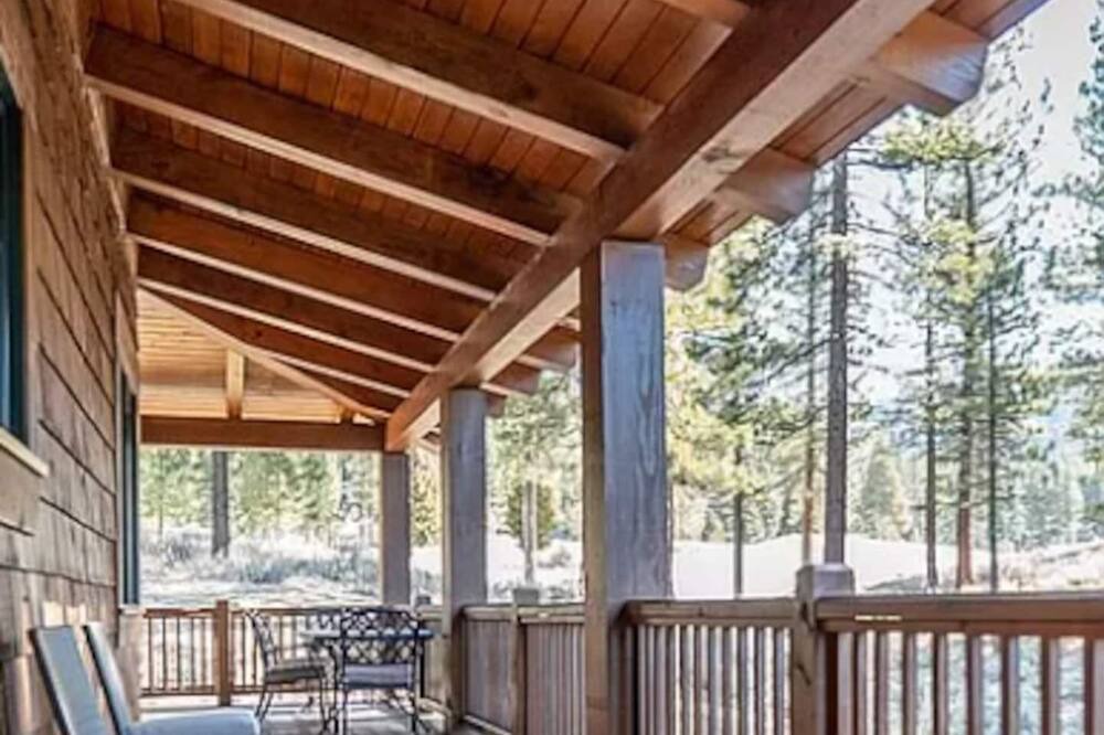 Photo of Patio Balcony in Grizzly Ranch