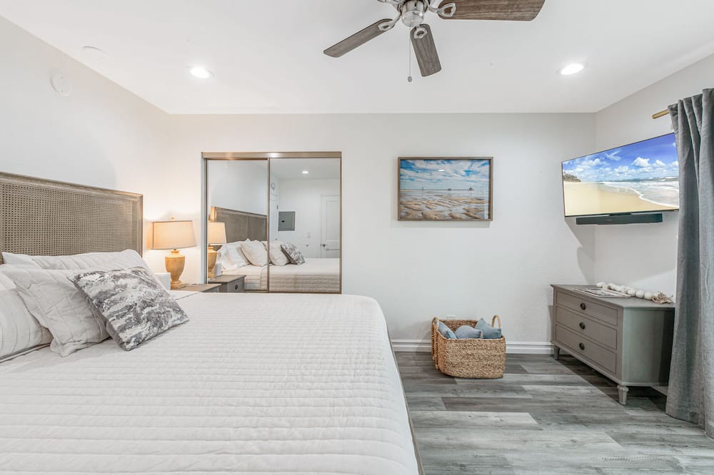 Photo of Bedroom in Huntington Beach