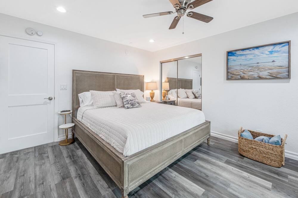 Photo of Bedroom in Huntington Beach