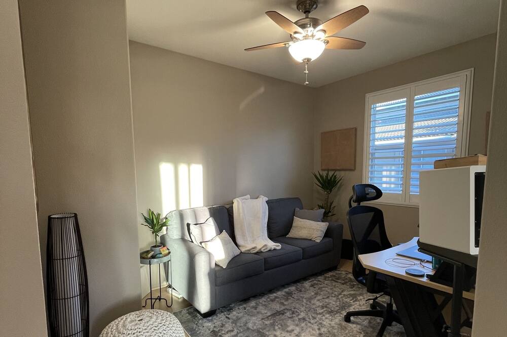 Photo of Livingroom in Anaheim Hills