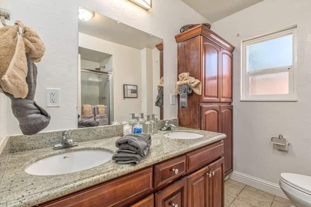 Photo of Bathroom in Livermore