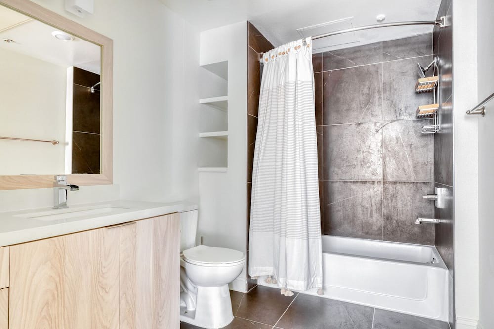 Photo of Bathroom in Playa Vista