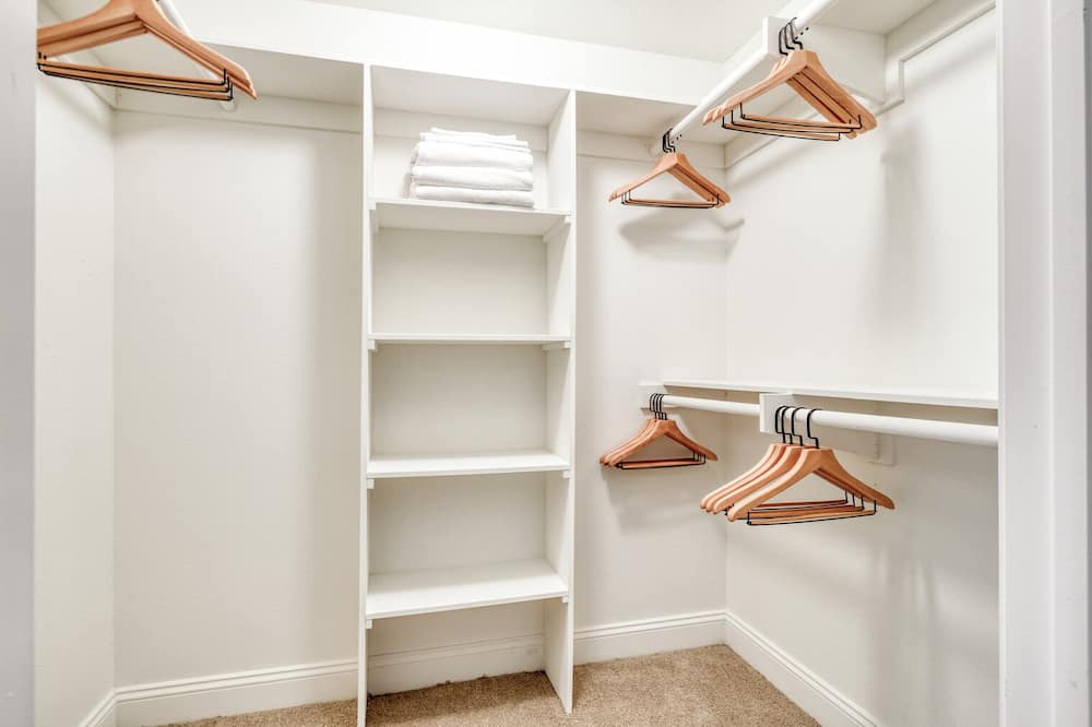 Photo of Bedroom in Playa Vista