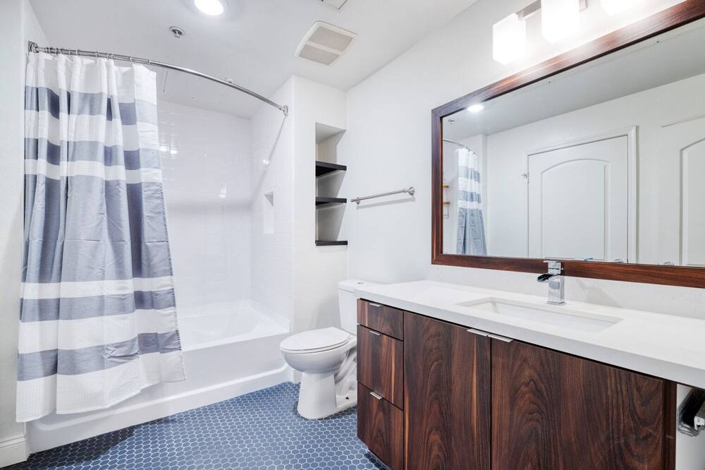 Photo of Bathroom in Playa Vista