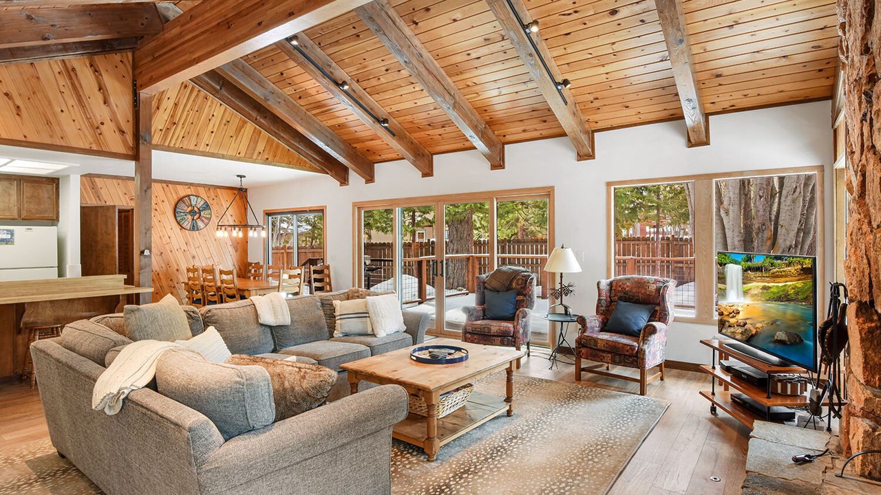 Photo of Livingroom in Tahoe Sierra Estates
