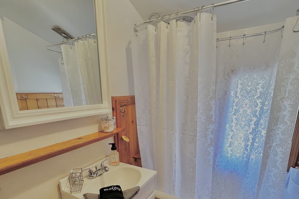 Photo of Bathroom in Springville