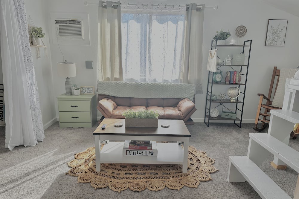 Photo of Livingroom in Springville