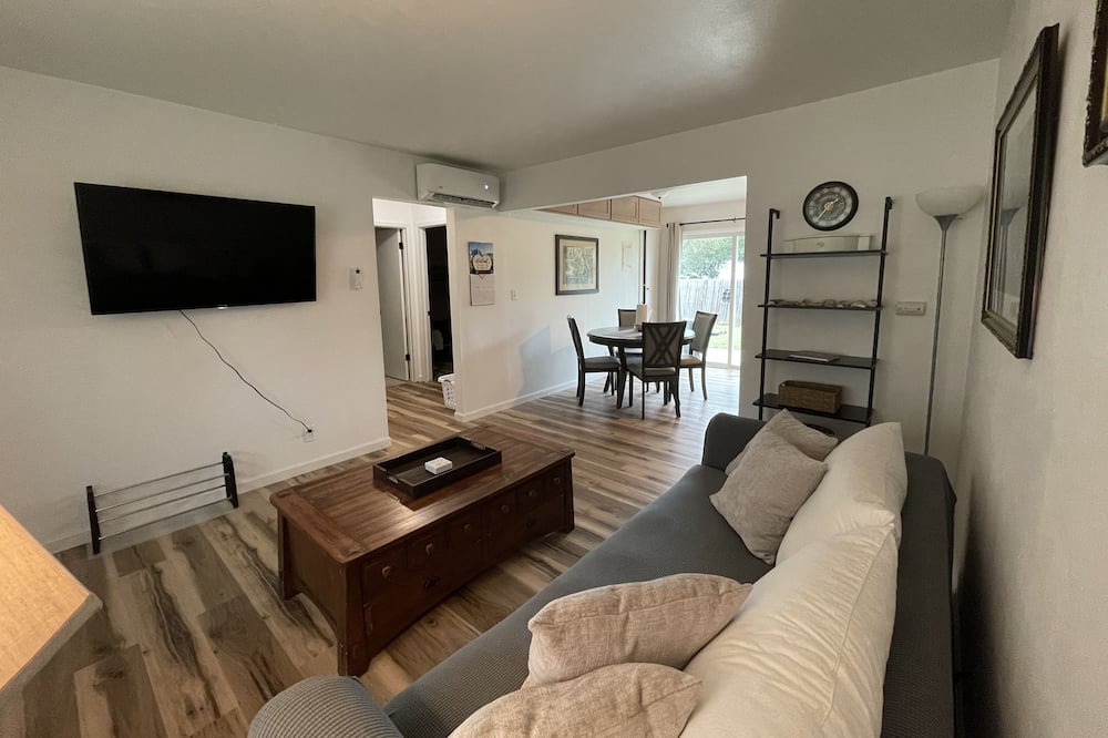 Photo of Livingroom in Tehama County