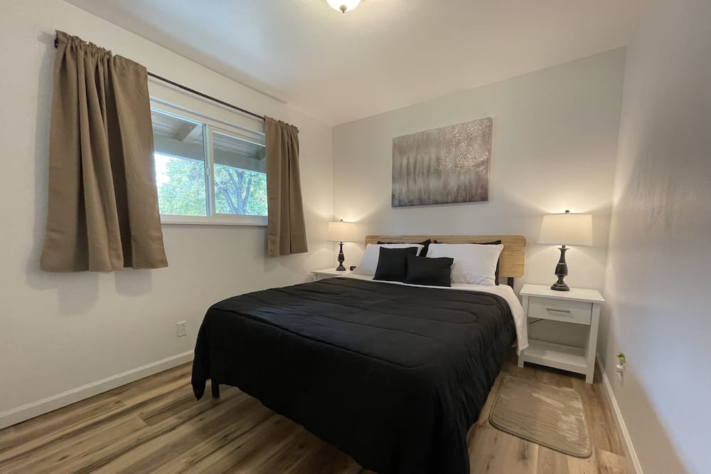 Photo of Bedroom in Tehama County