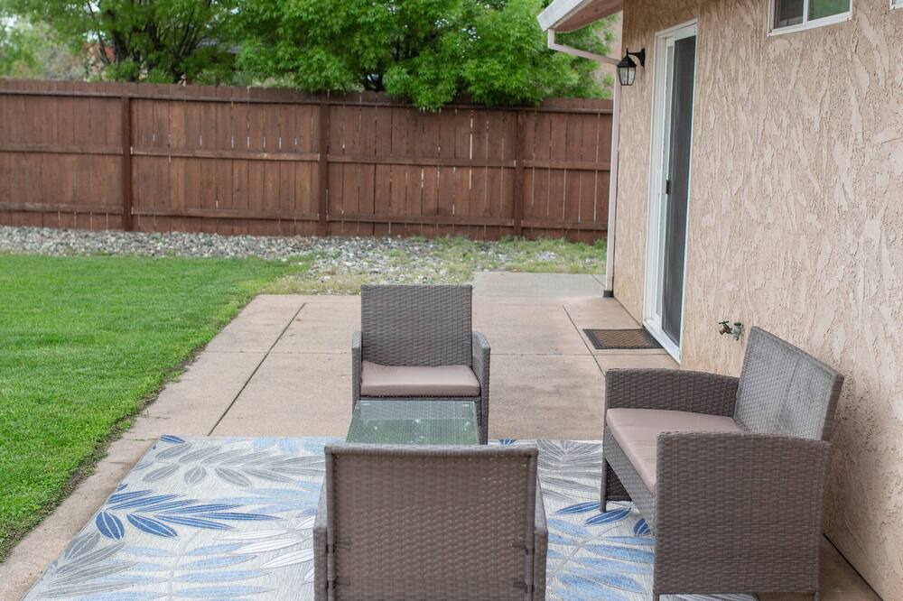 Photo of Patio Balcony in Shasta Lake