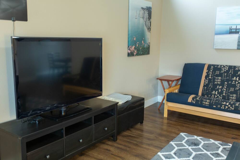 Photo of Livingroom in Shasta Lake