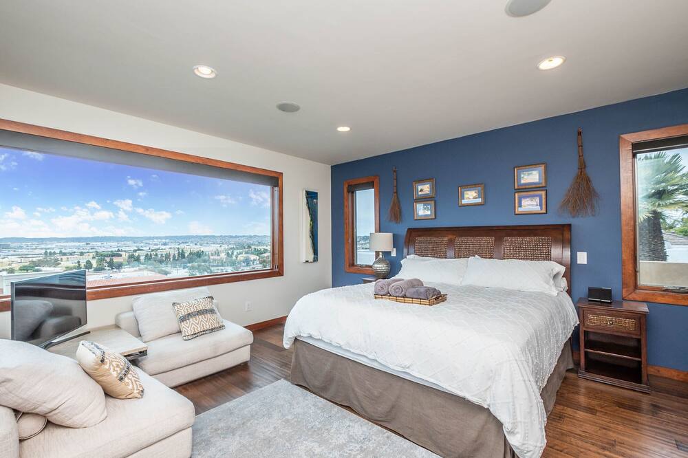Photo of Bedroom in Mission Hills
