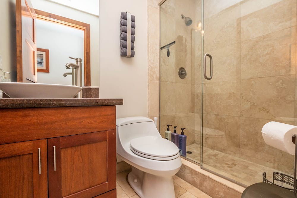 Photo of Bathroom in Mission Hills
