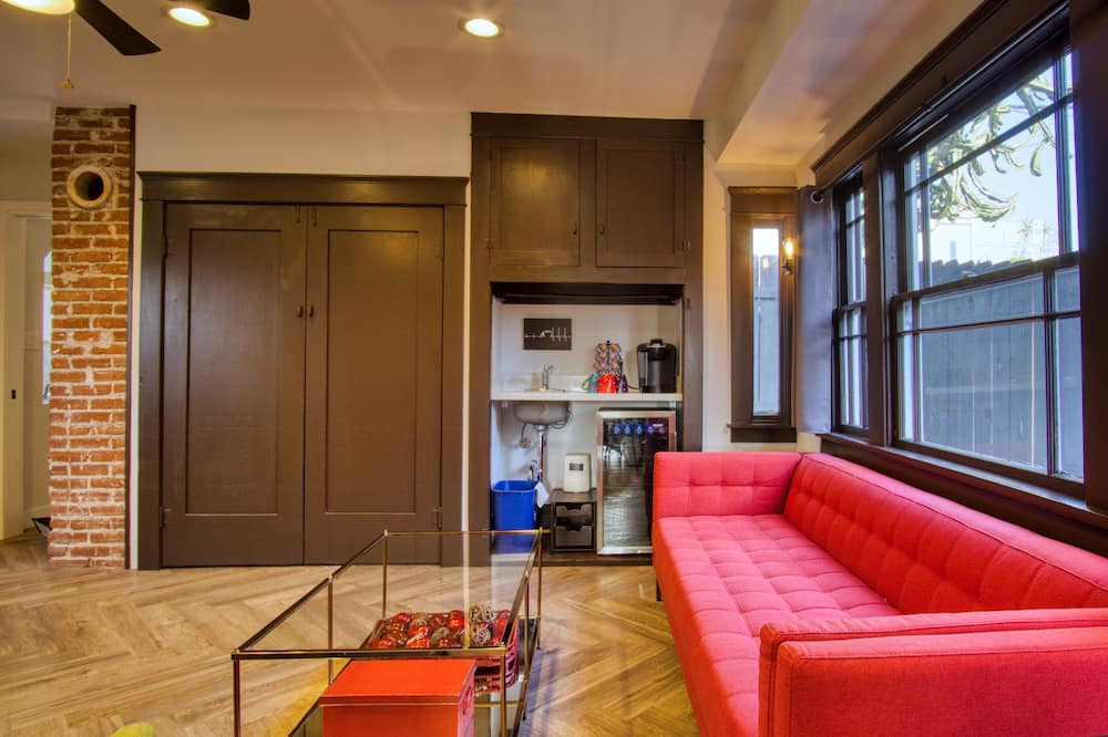 Photo of Livingroom in Grant Hill