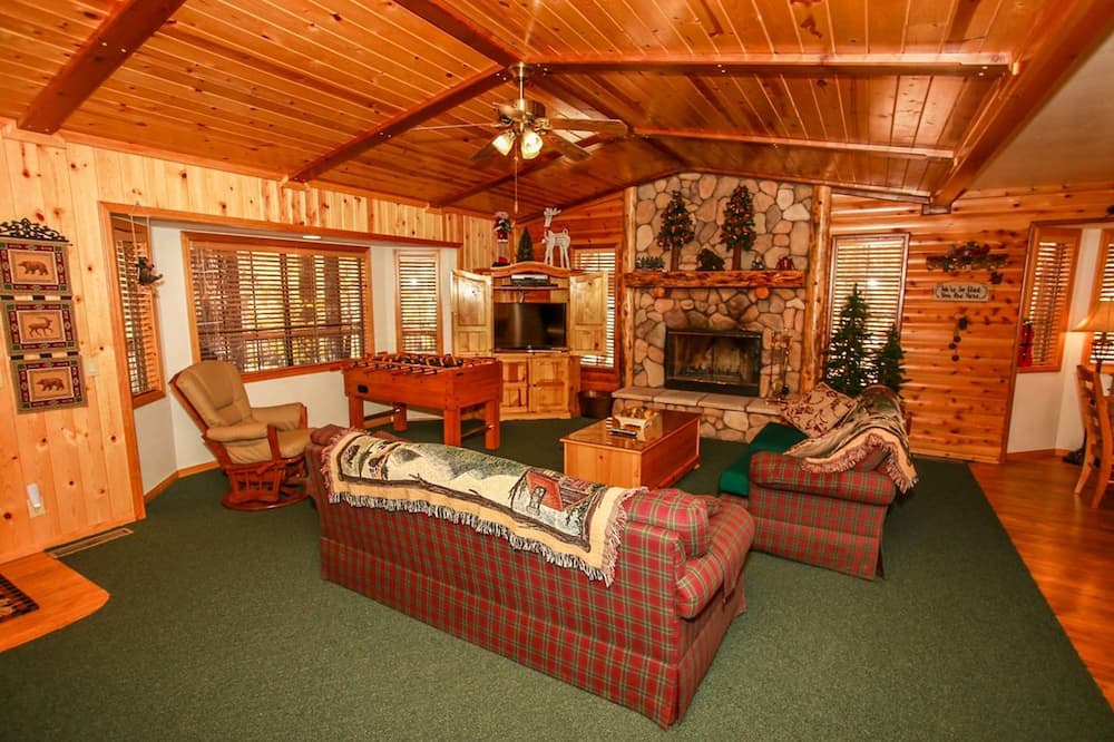 Photo of Livingroom in Fox Farm