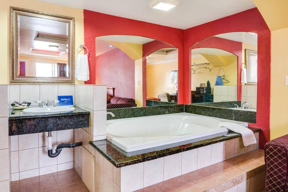 Photo of Bathroom in Orange