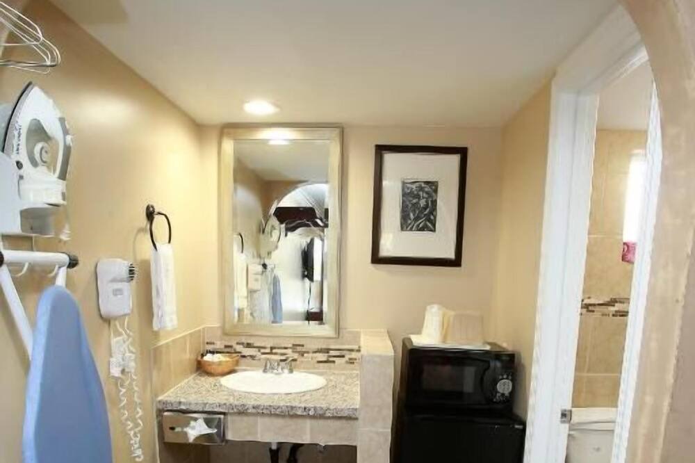 Photo of Bathroom in Orange