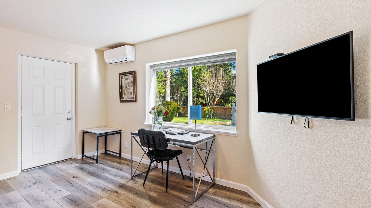 Photo of Bedroom in Guerneville