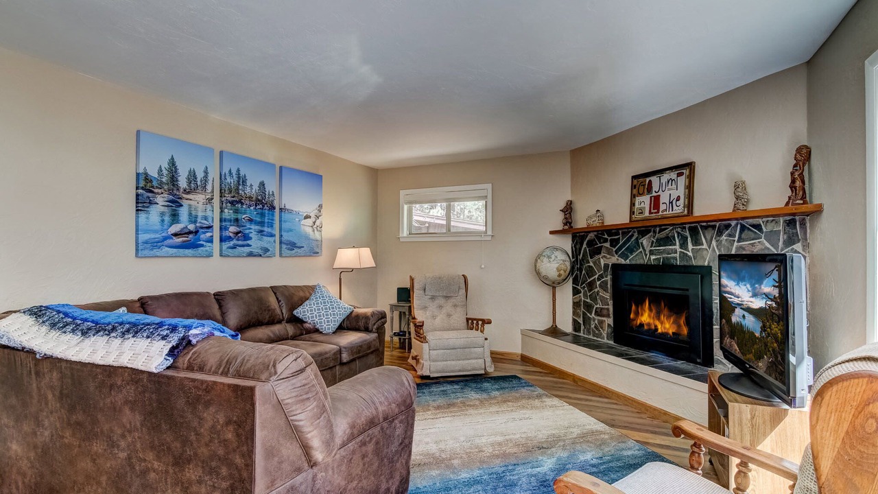Photo of Livingroom in Black Bart