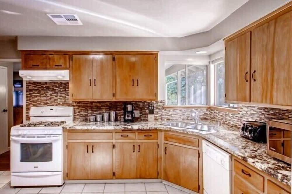 Photo of Kitchen in Oakhurst