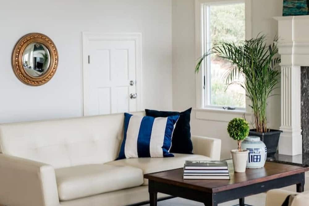 Photo of Livingroom in Tiburon